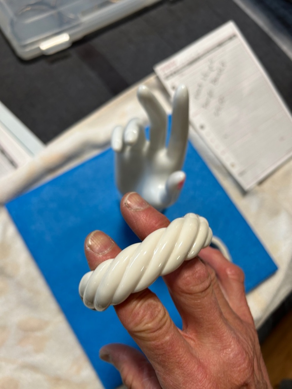 Ivory colored twisted bracelets - Picture 7 of 14